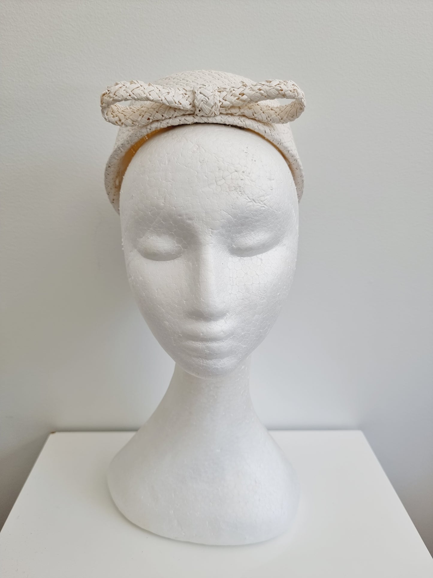 Miss Ora. Womens White straw pillbox headpiece with bow