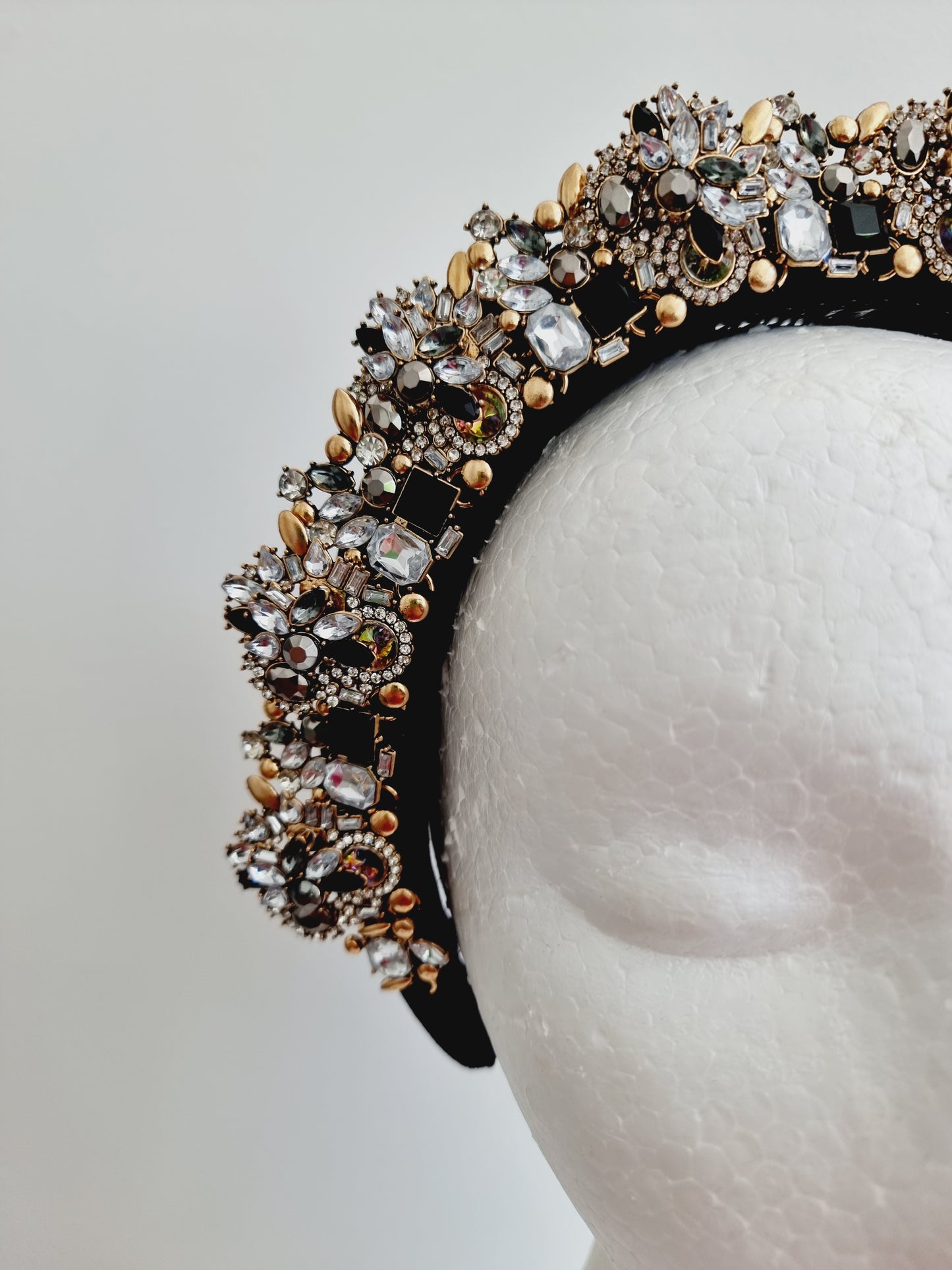 Miss Dakoda. Womens Black embellished headband with earings