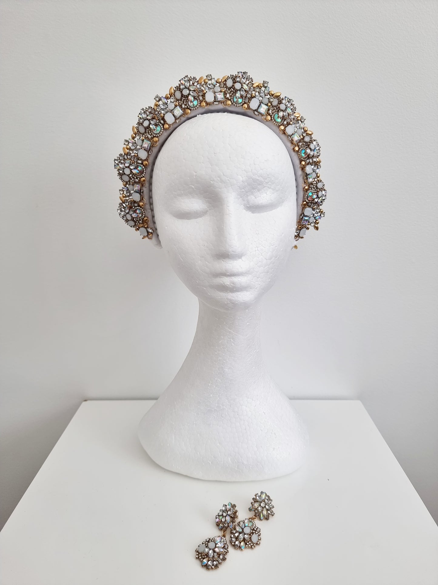 Miss Dakoda. Womens White / gold embellished headband with earings