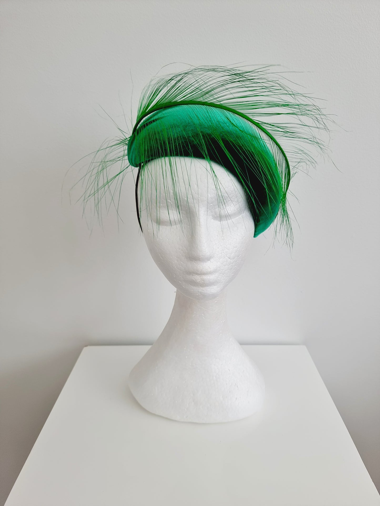 Miss Lotus. Womens Emerald green velvet fascinator